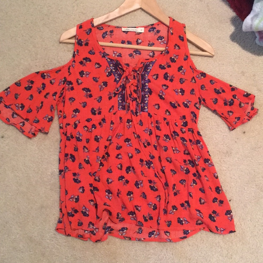 Floral top with cold shoulder sleeves